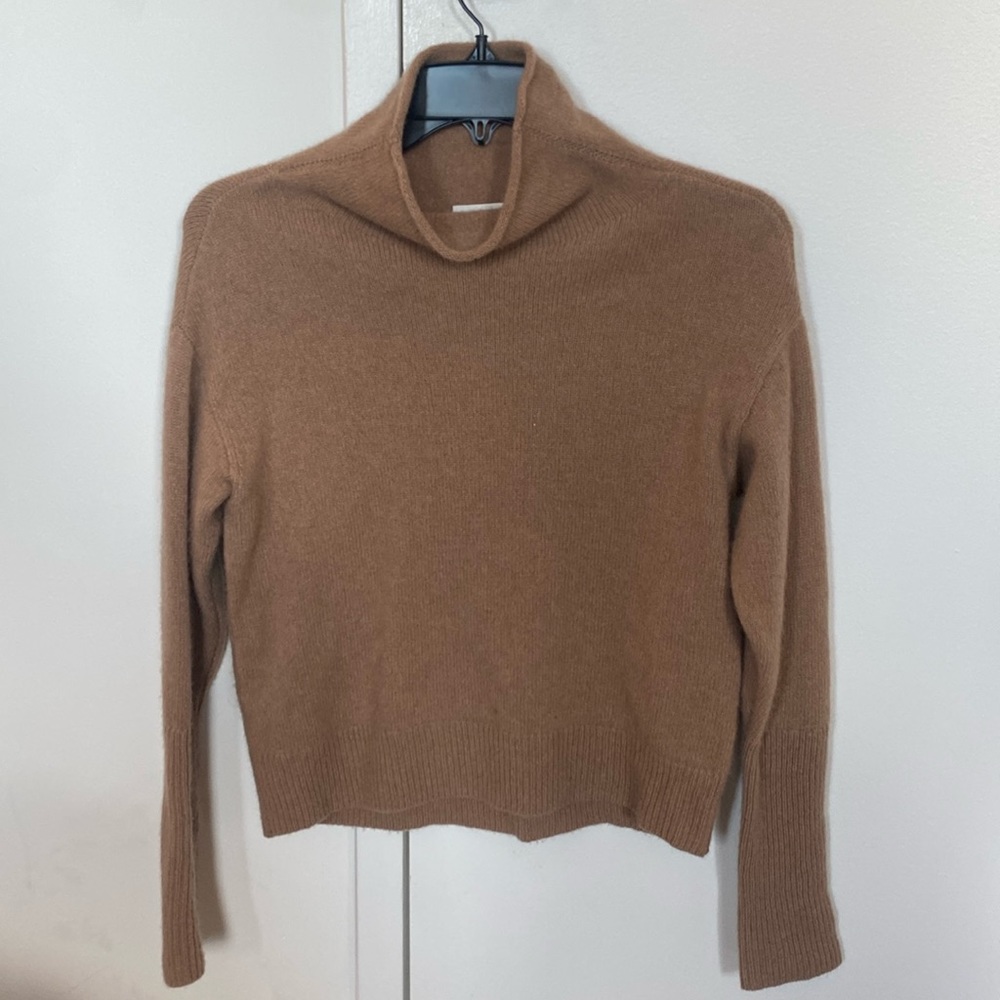 Wilfred slouchy cashmere camel mock-neck sweater (sz XS)